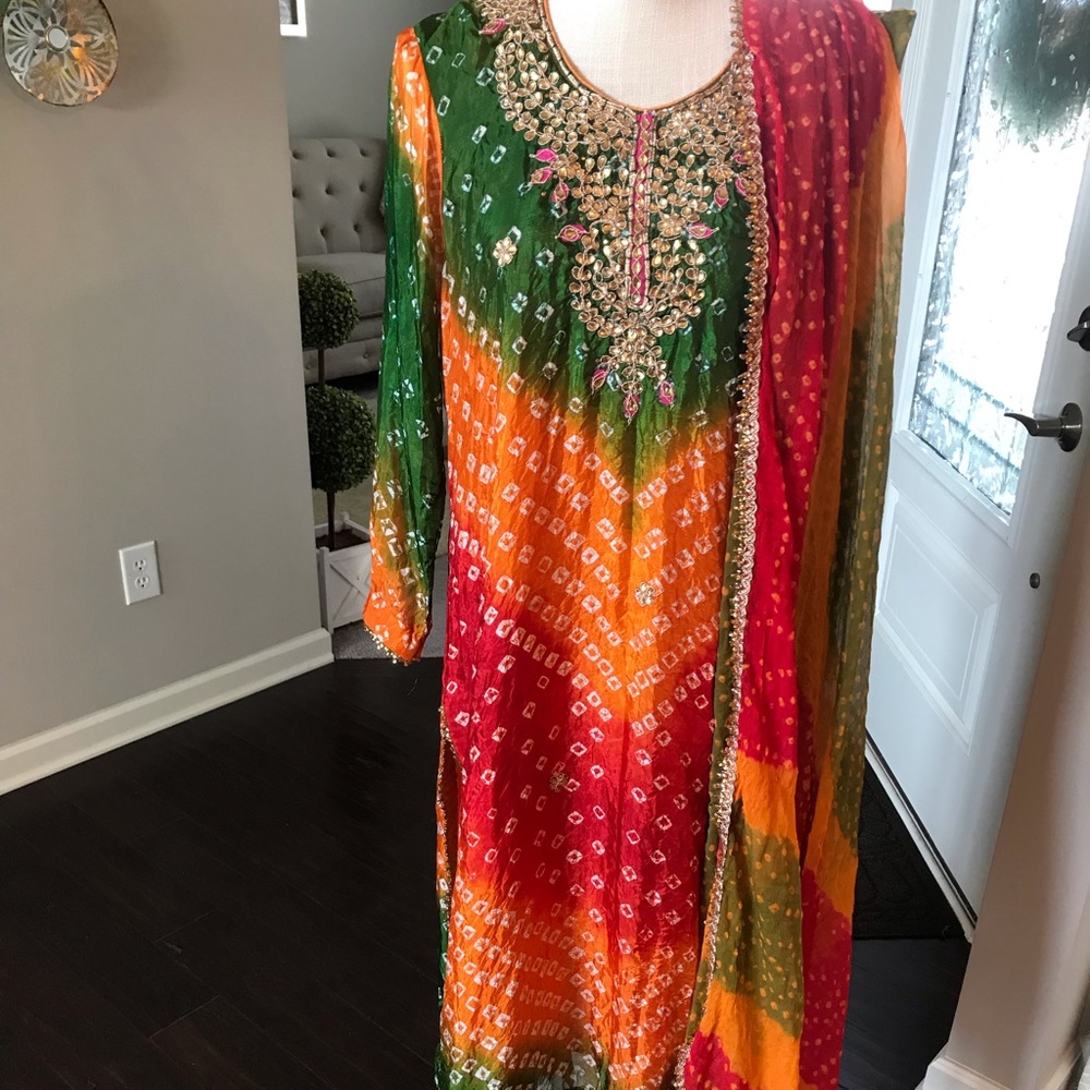 Brand new pure silk chunri mehndi dholki suit womens 10 Saleem Fabrics Lahore